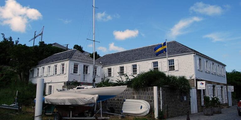 “Step Back in Time: Unveiling the Secrets of La Maison des Gouverneurs in St. Barts”