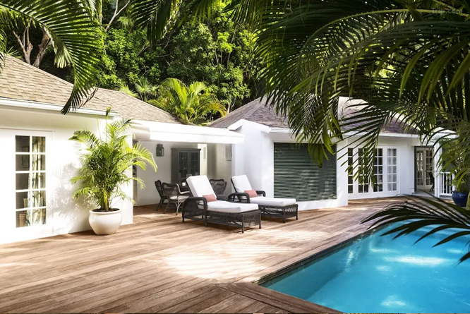 🌟 Amazing Celebrity Hotspots in St. Barths: Where the Stars go to celebrate