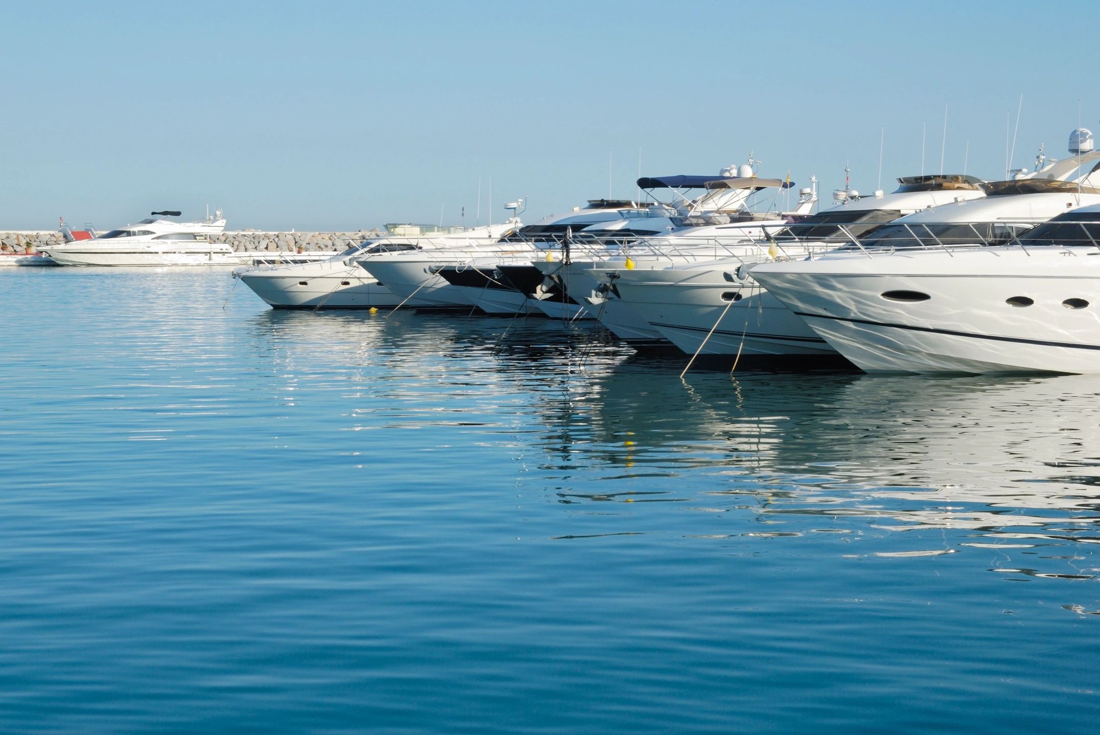 Yacht Life in St. Barth 2025: Best Docks, Berth Sizes, Superyacht Hotspots & Island Luxury
