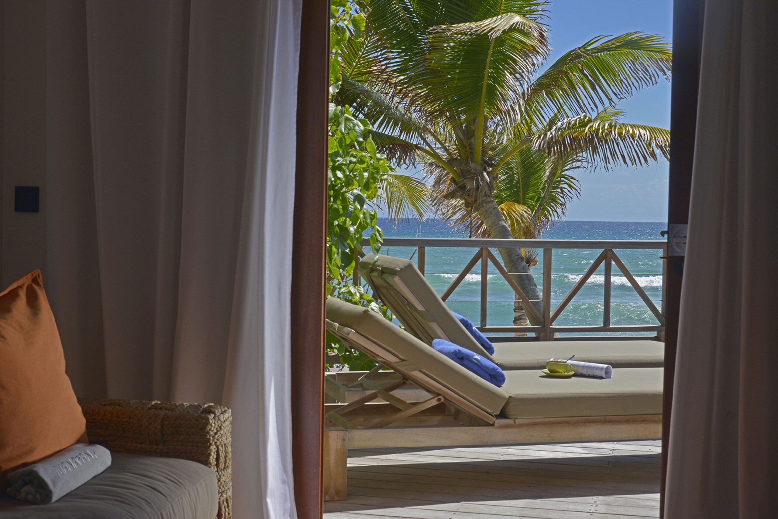 Bungalow bedroom with private terrace
