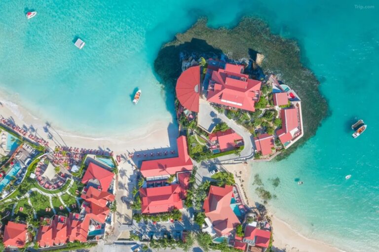 Eden Rock – St Barths: Luxury, Exclusivity, and Timeless Elegance